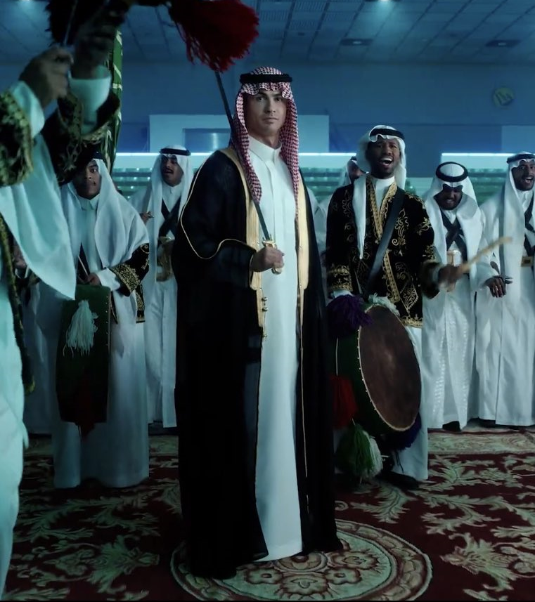 Cristiano Ronaldo in Saudi traditional attire 